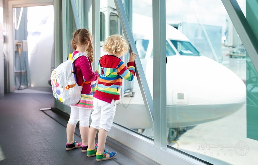  Unaccompanied child traveling by plane